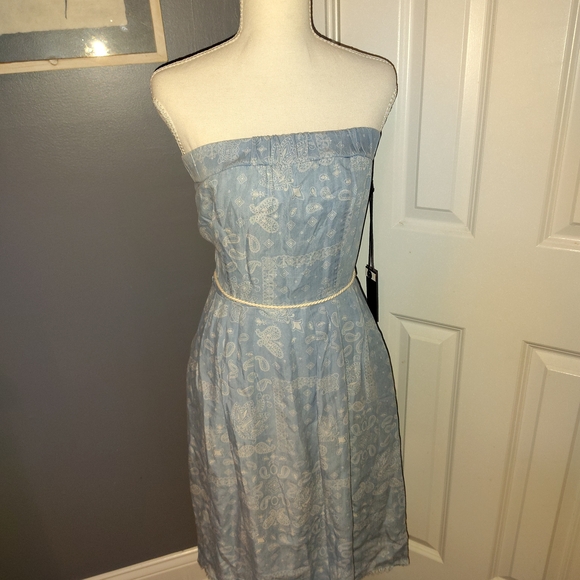 Dex Dresses & Skirts - Elegant Blue Strapless Dress